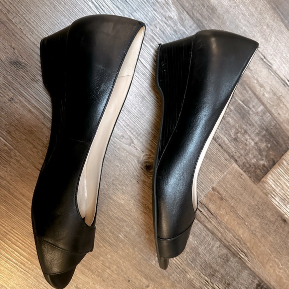 11 Cole Haan Black Leather Peep-Toe Wedge Heels - Picture 4 of 4